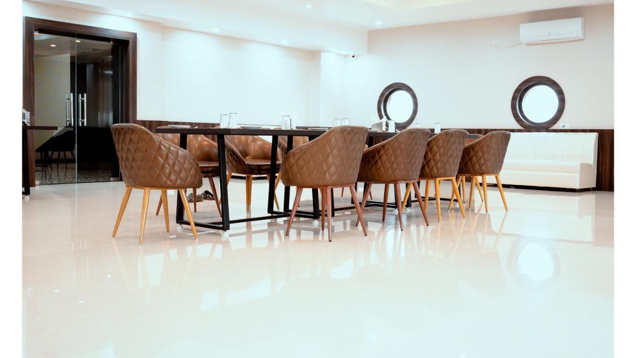 Hotel Dc Star Tarapith Εξωτερικό φωτογραφία